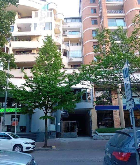 Tirana Road Blloku Area Appartement Buitenkant foto